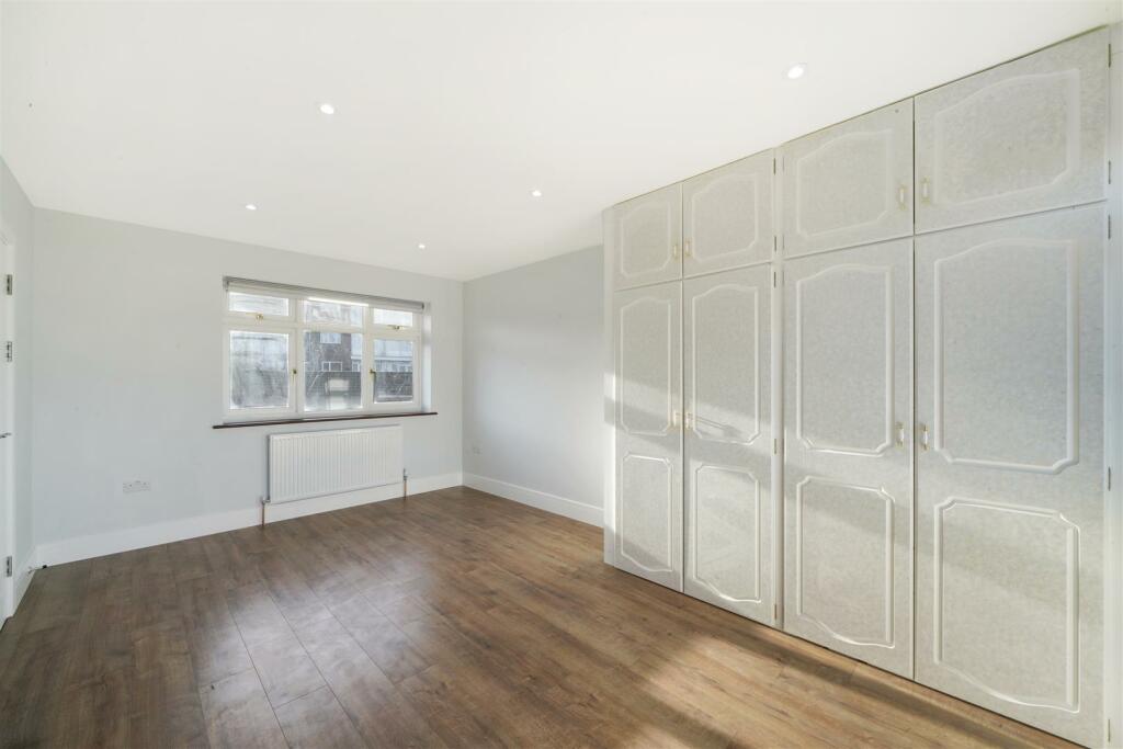 16 Kenelm Close - DWUkaYXxqHR3672ZdVl3.jpg