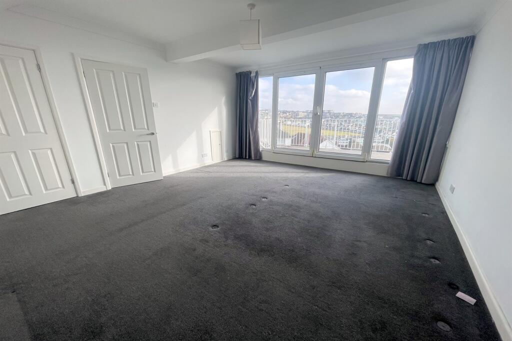 Large master ensuite