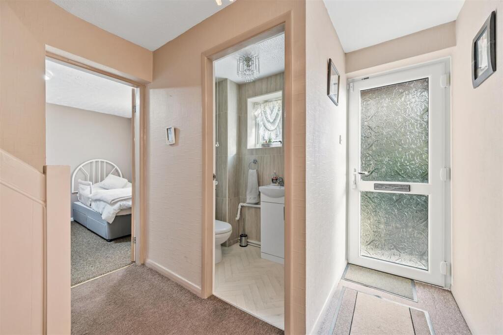 Ground floor WC.jpg