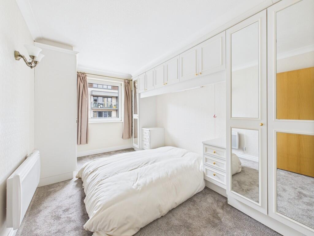 CAM03974G0-PR0162...