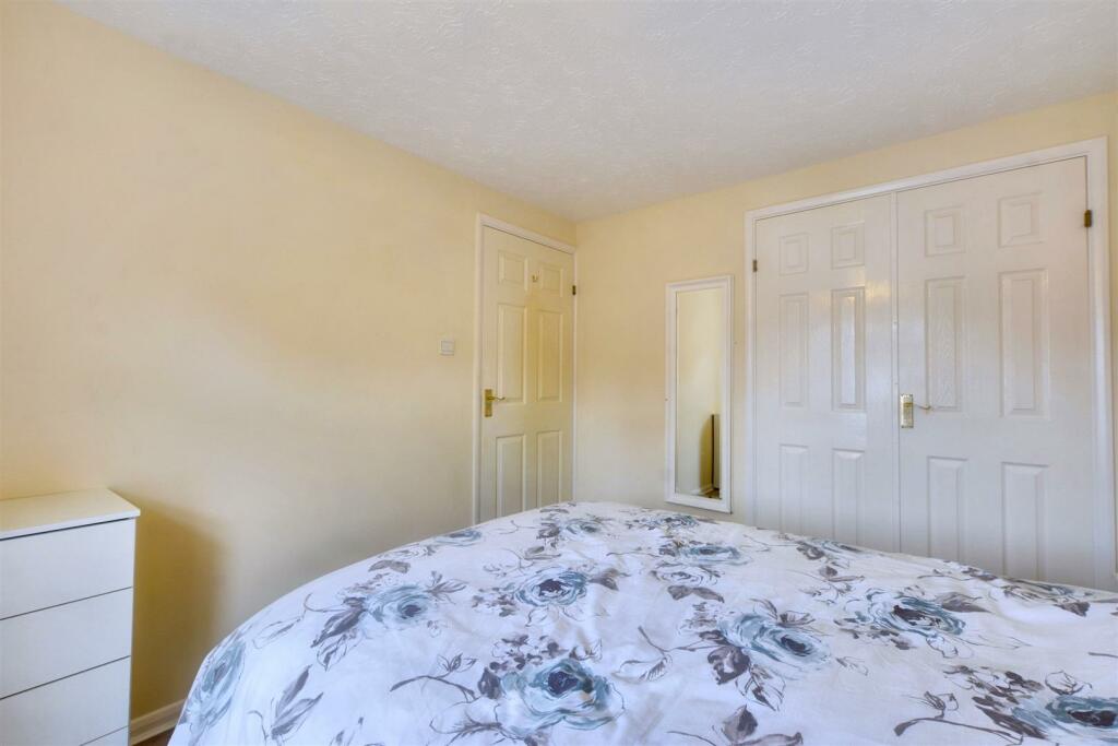 Bedroom 1_2.jpeg