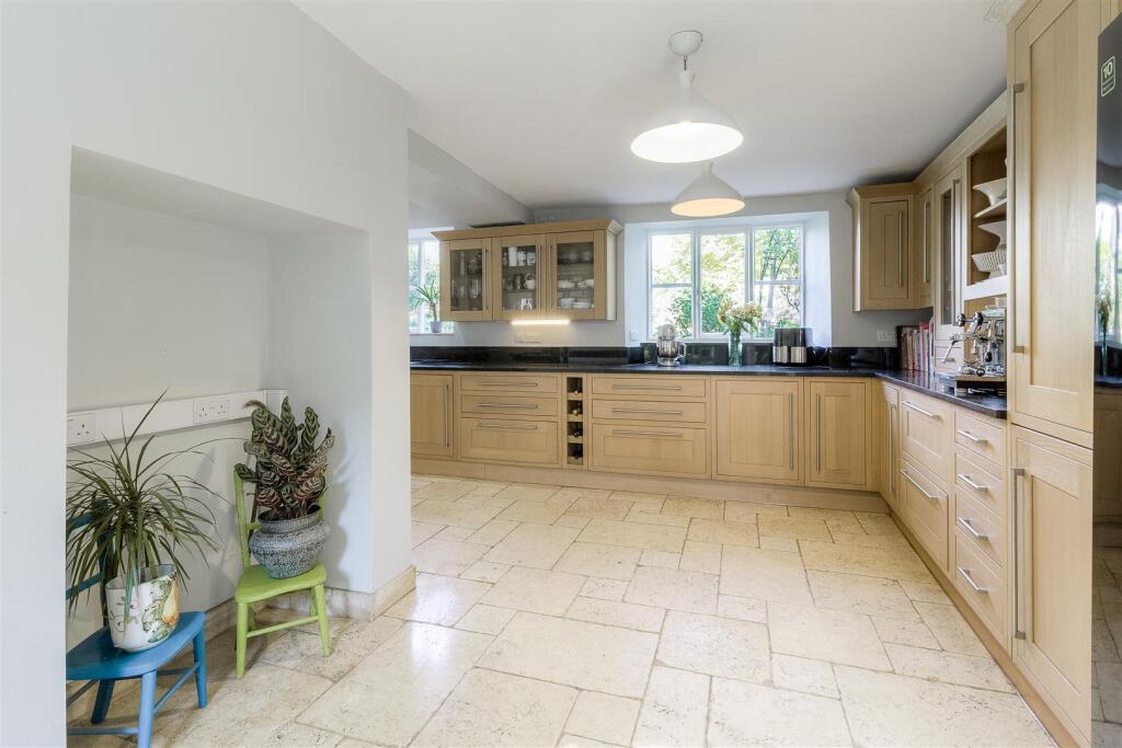 Kitchen/Breakfast Room