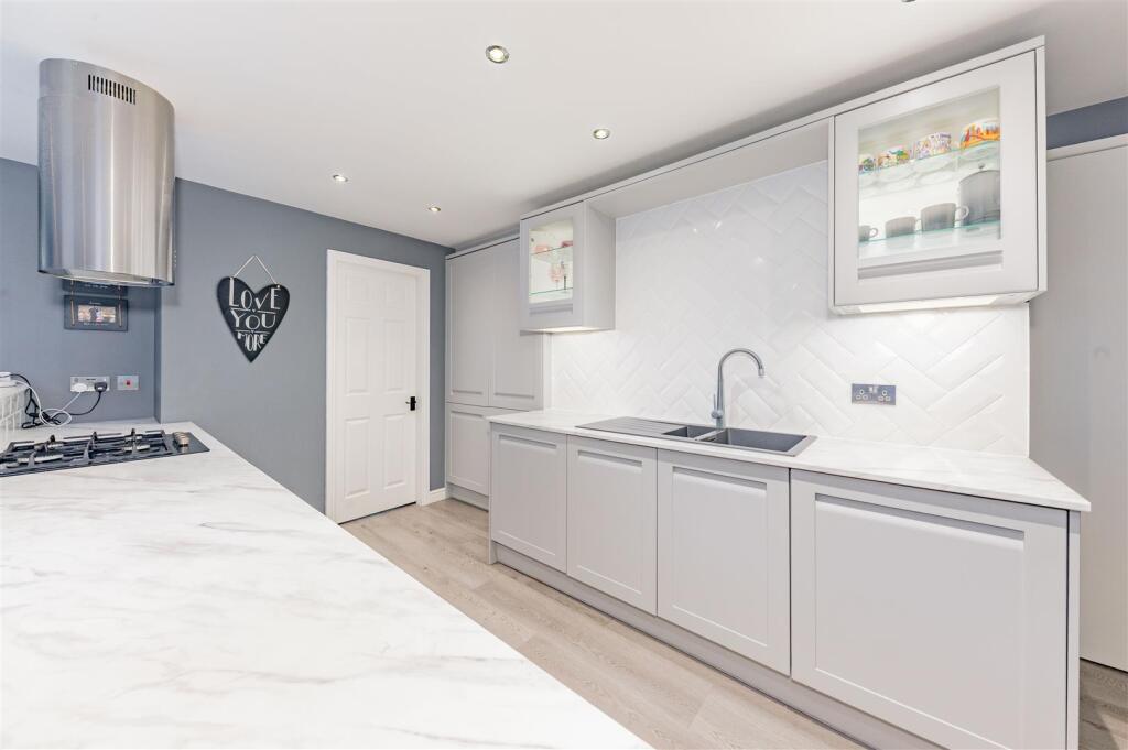 14 Hill Crescent Wormit (16).JPG