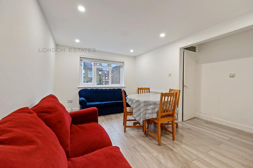 Birkbeck Avenue, Acton, W3