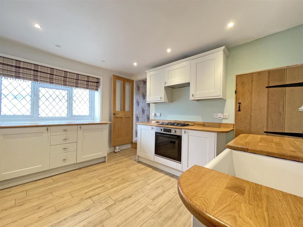 Hollow Hayes - New Kitchen.jpg