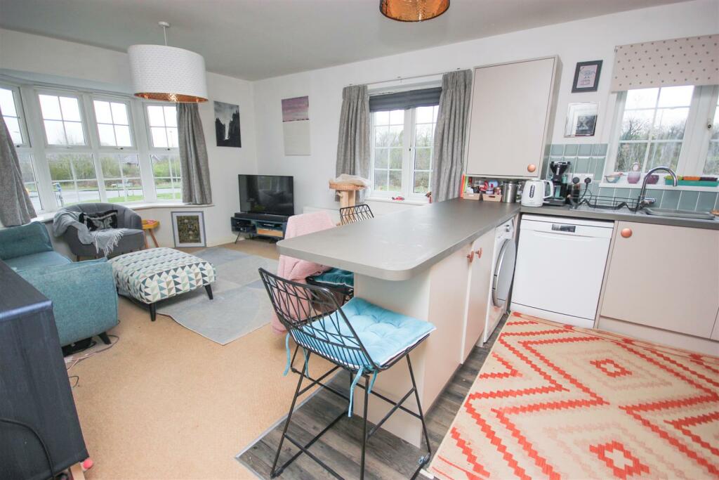 kitchen lounge.JPG