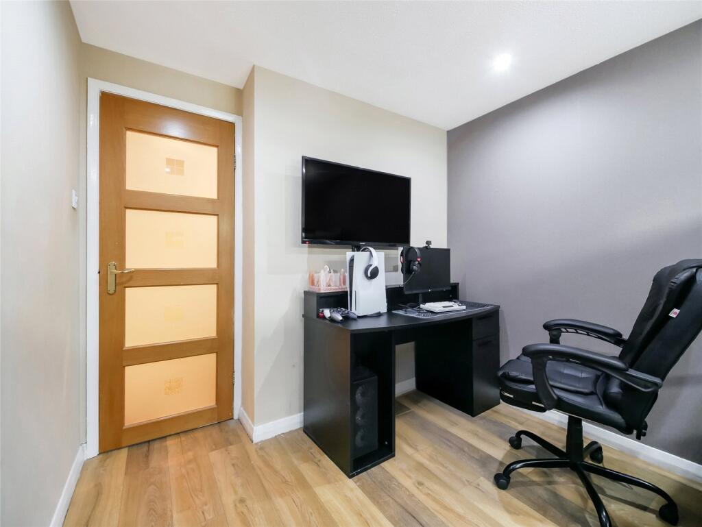 Bedroom/Study
