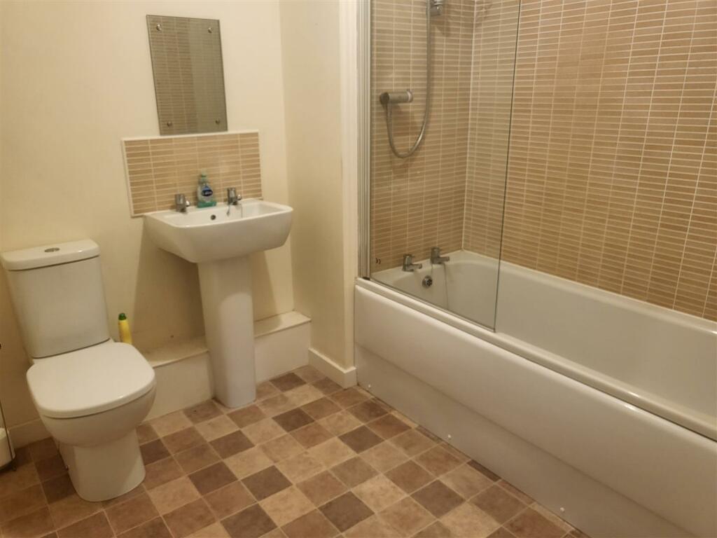 Bathroom.jpg