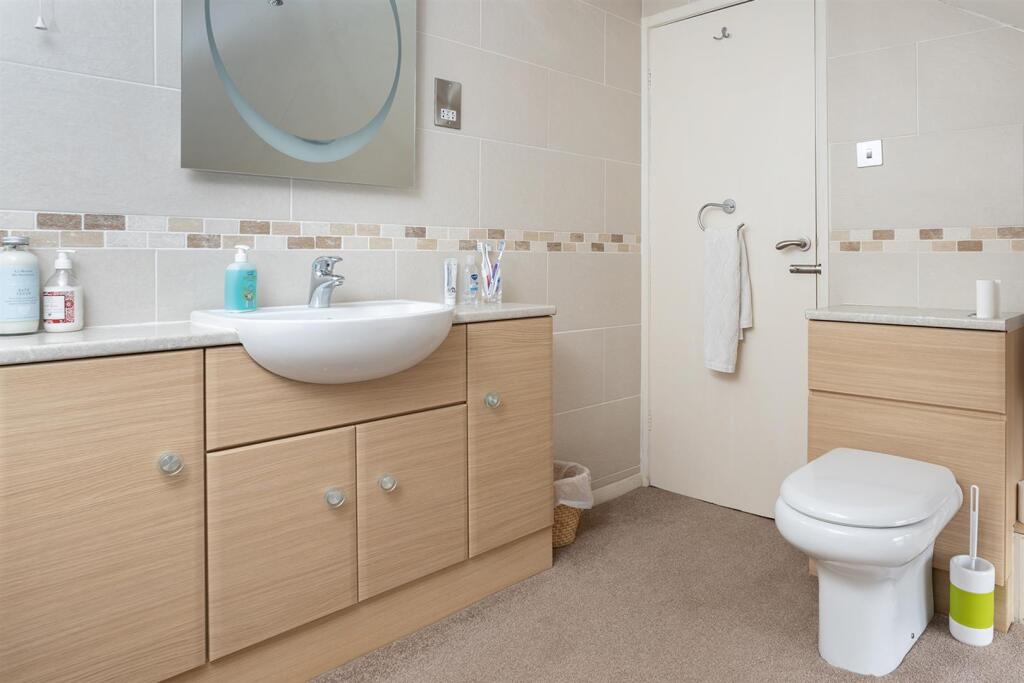 Main Bathroom
