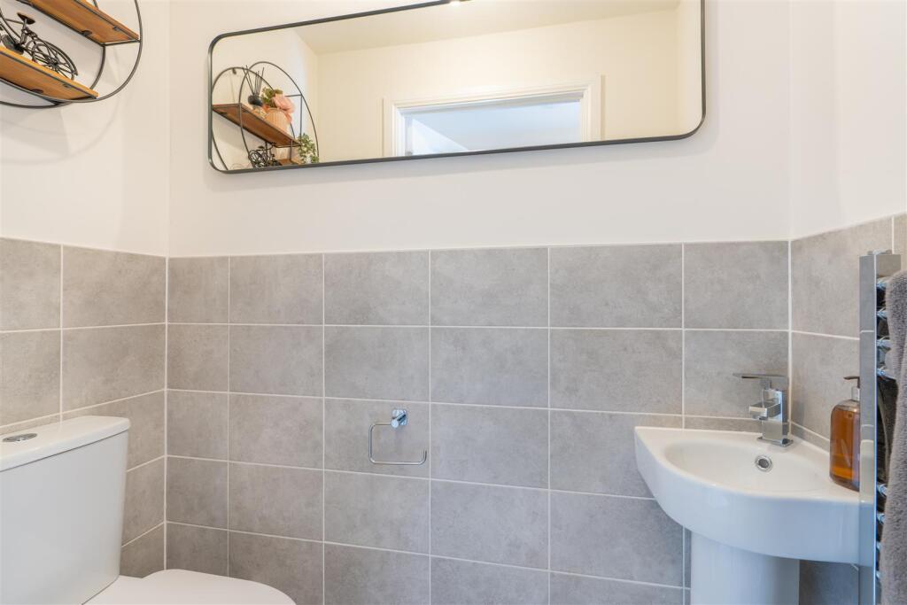 15 Dahlia Crescent-10.jpg