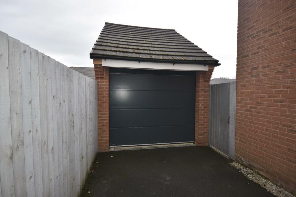 DETACHED GARAGE