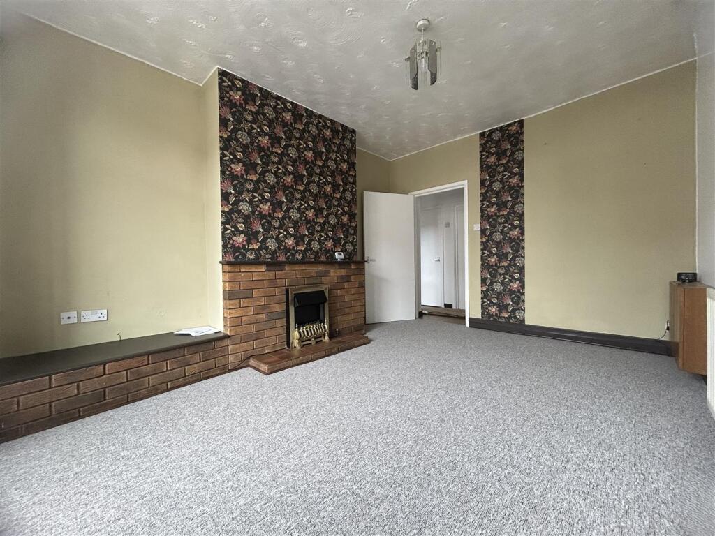 75c living room 1.jpg
