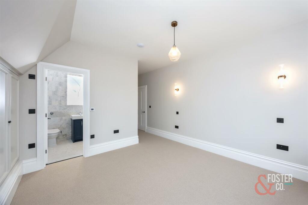 Third Avenue, Flat 11-002.jpg