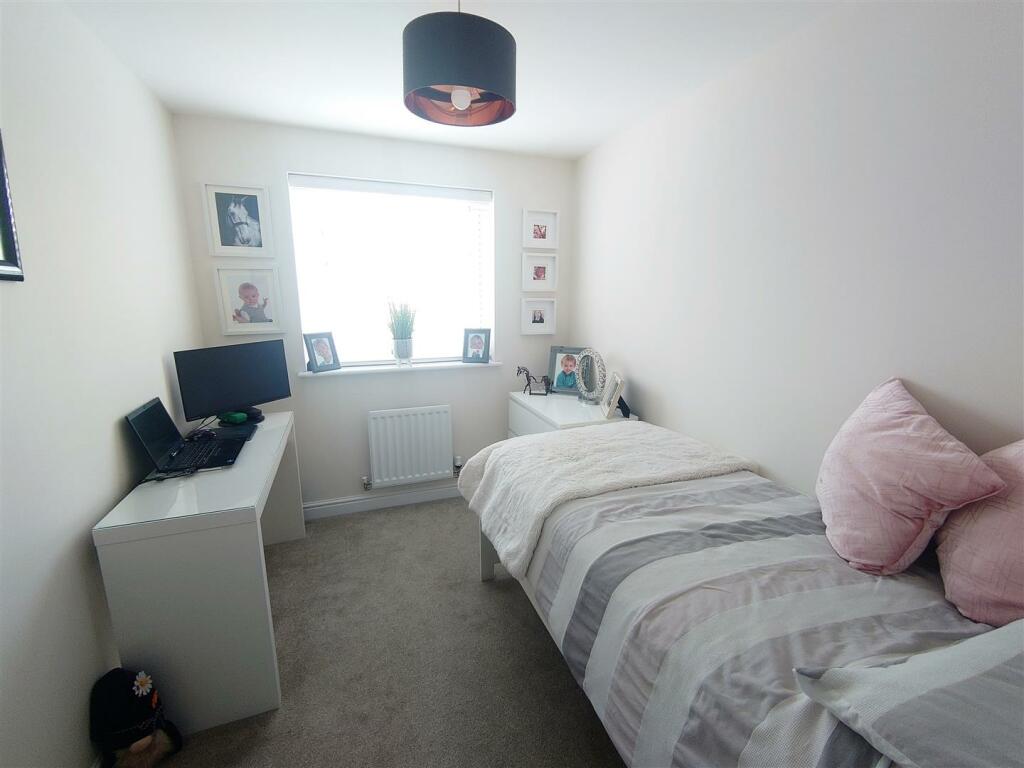 Bedroom 4.jpg