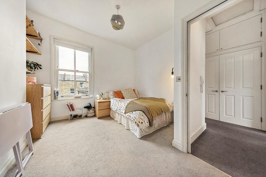 Bedroom (3).jpg