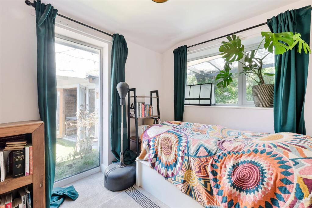 BRAMBLE WALK (5).jpg