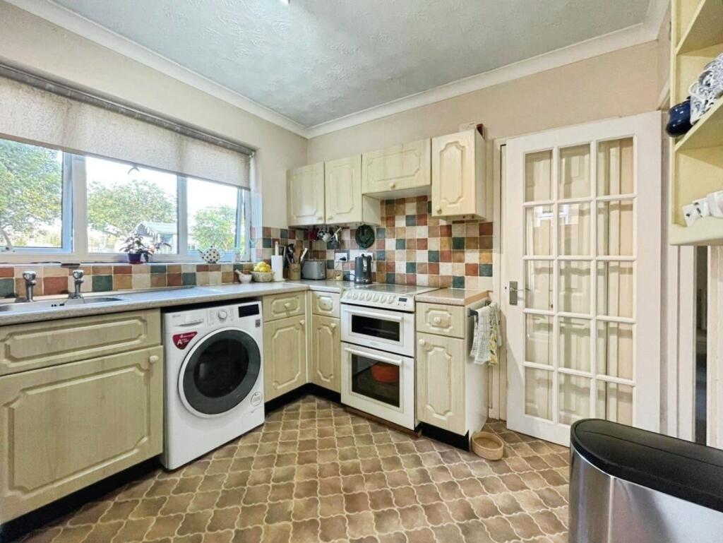 pbox-kitchen-343314.JPG