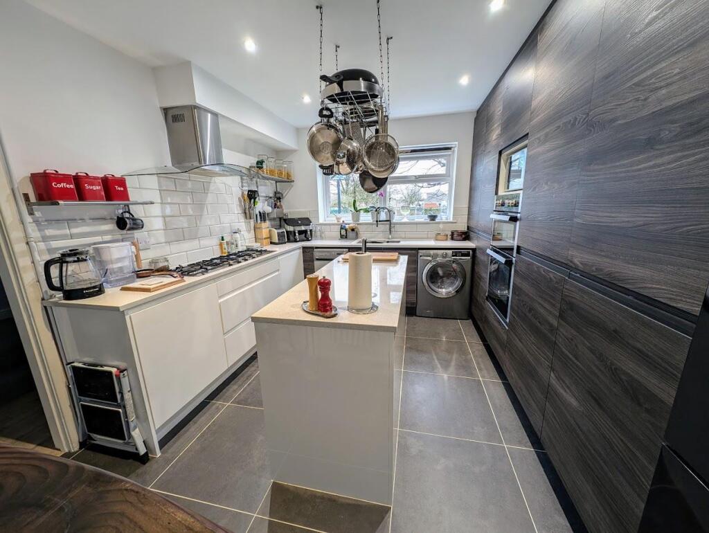 kitchen 1.jpg