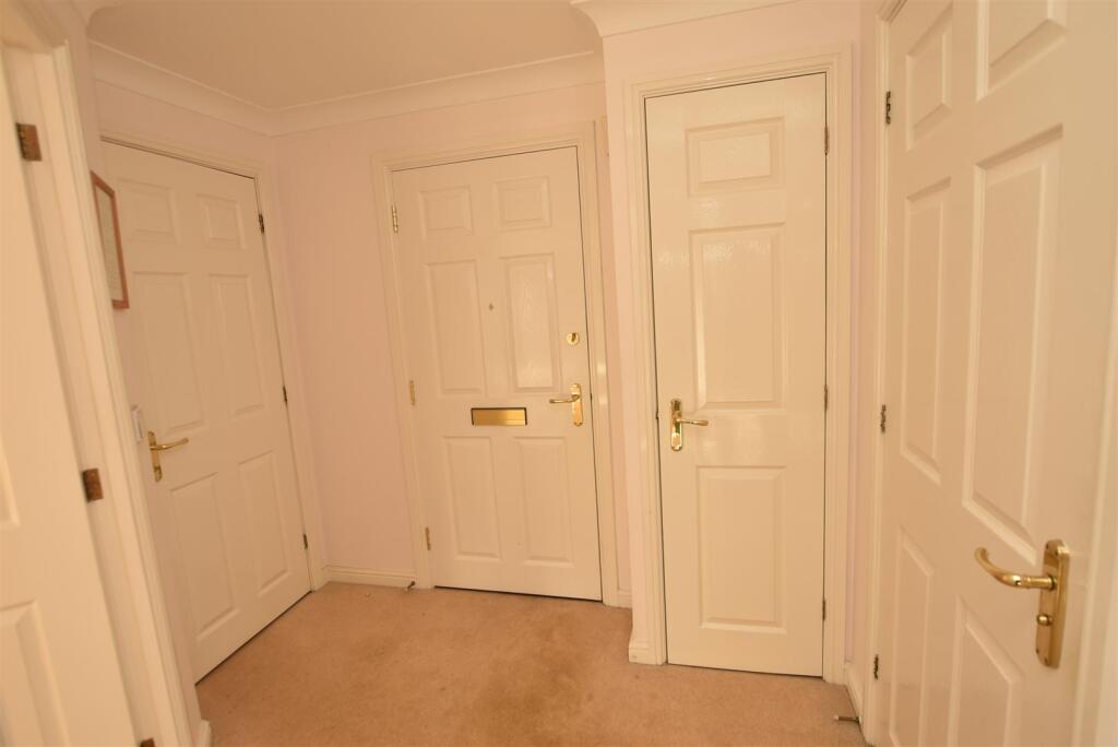 Private Entrance Hall