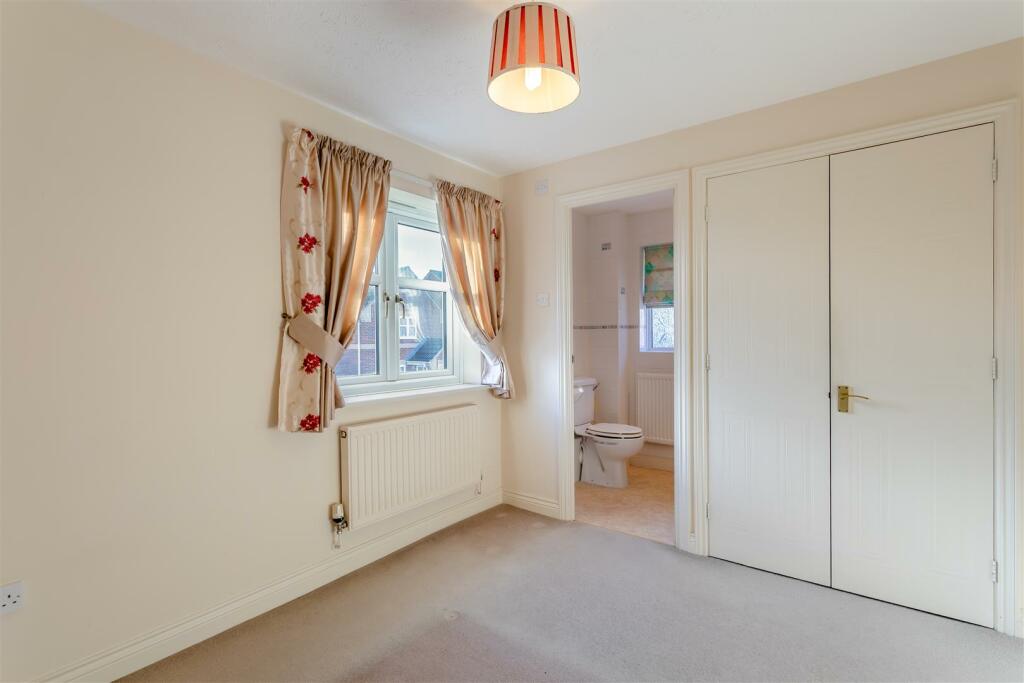 8628312-interior02.jpg