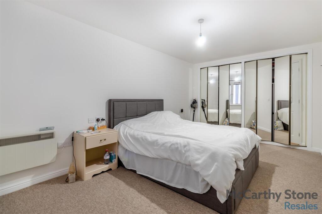 8664096-interior03.jpg