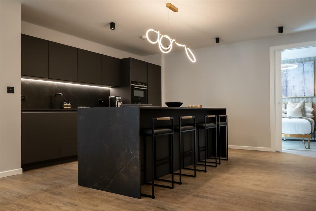 Kitchen 2.jpg