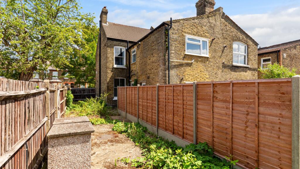 First Floor Flat, 8 Wycliffe Road, Wimbledon, London, SW19 1ER
