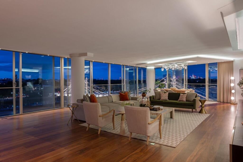 Apartment 64-66 Riverside One Hi-81.jpg