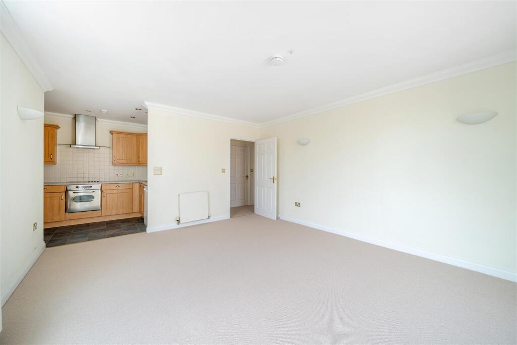 Lounge-Kitchen
