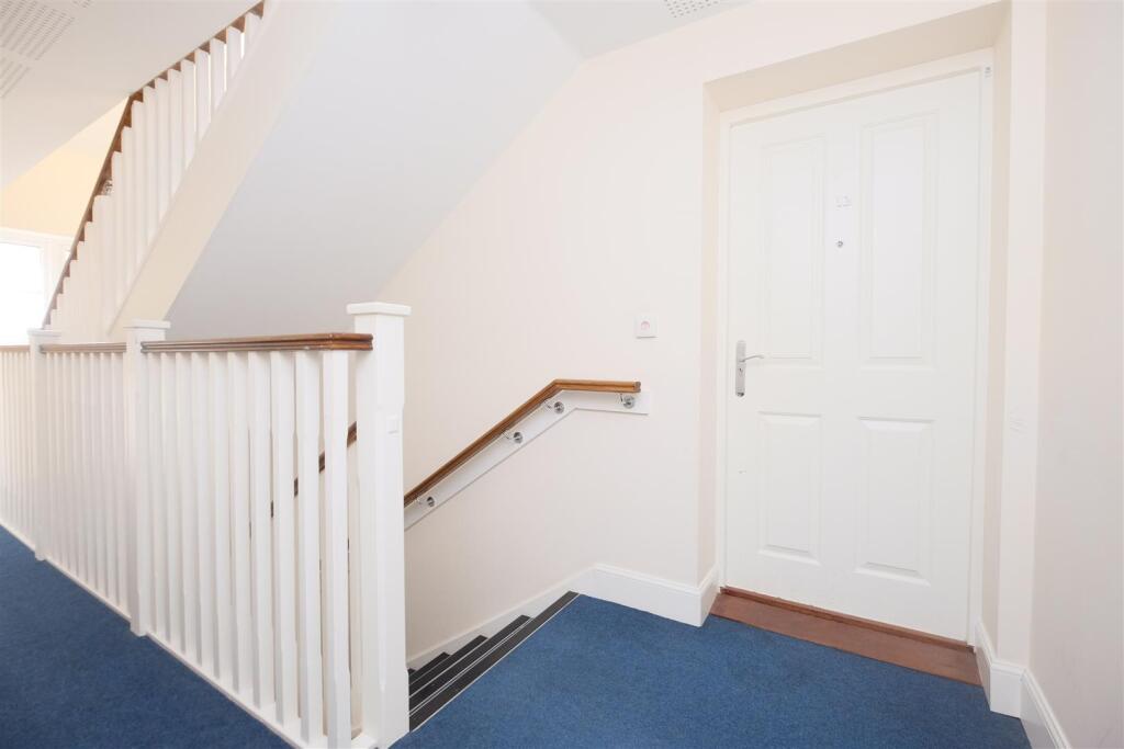 12 Valerian Close, Shirehampton, Bristol BS11 9UE 