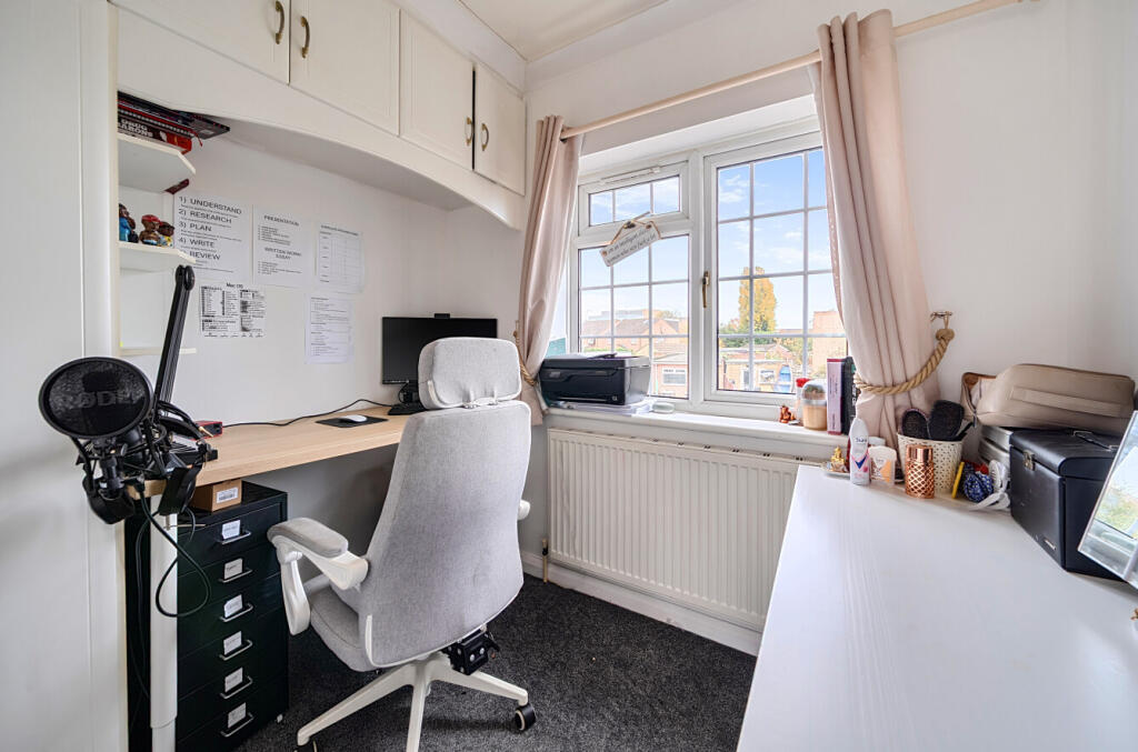 1374962-5-690dcb8...