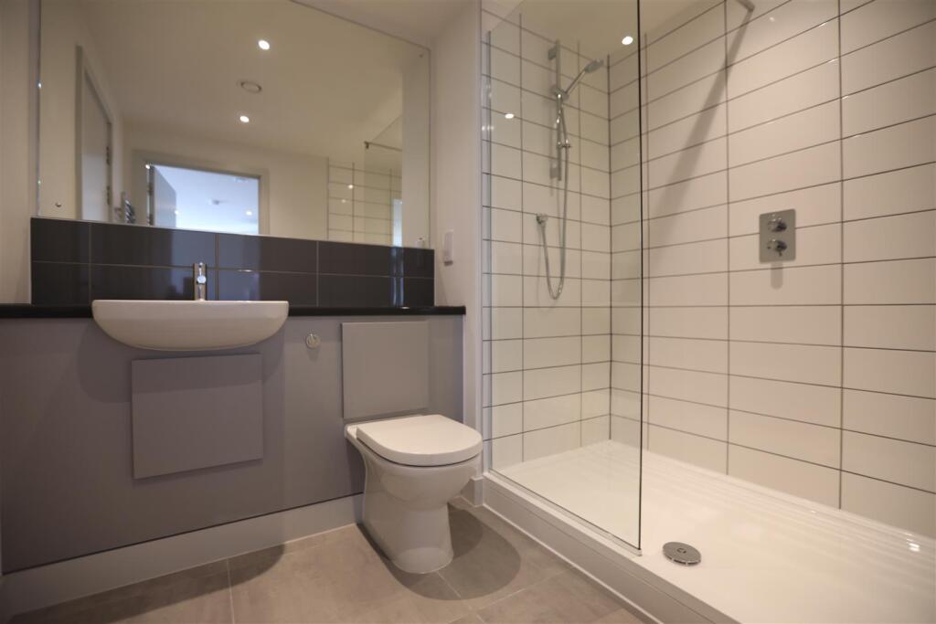 Bathroom.JPG