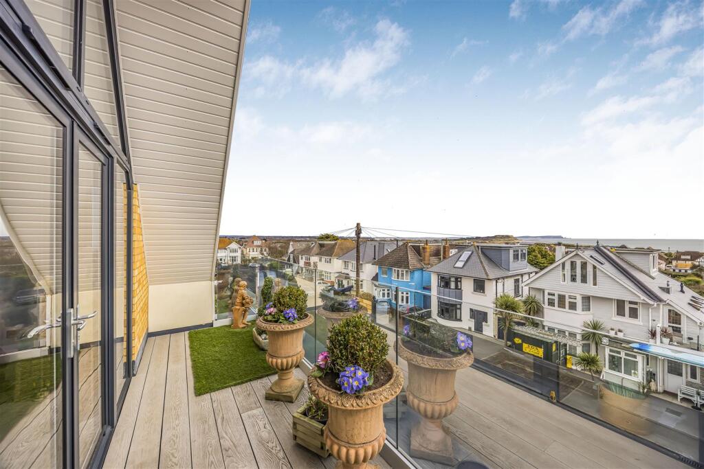 Flat 9 Meraki, 2 Cellars Farm Road, Bournemouth-Po