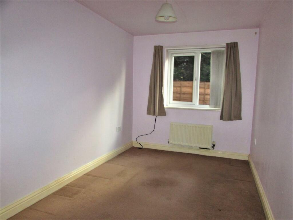 StationMews2bed2.JPG