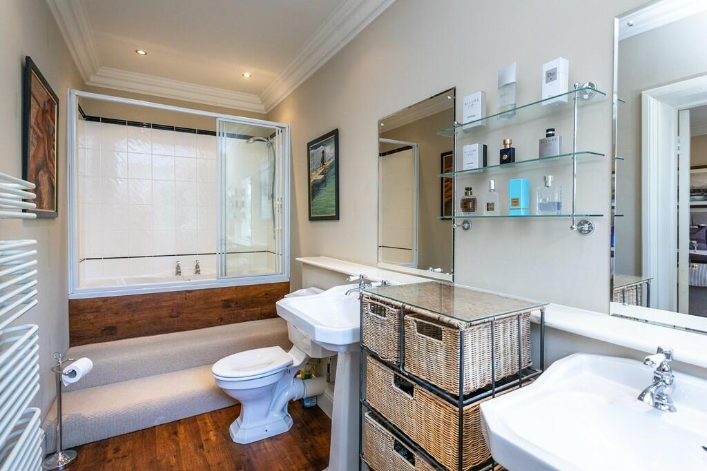 En suite bathroom