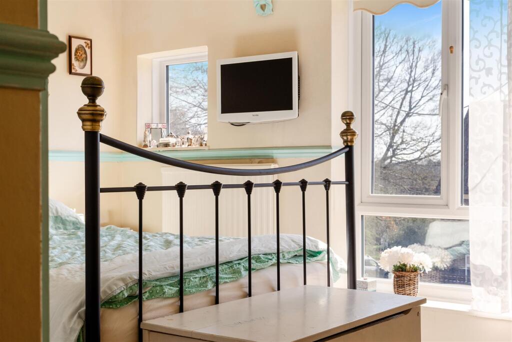 GALE CRESCENT, 6 (17).jpg