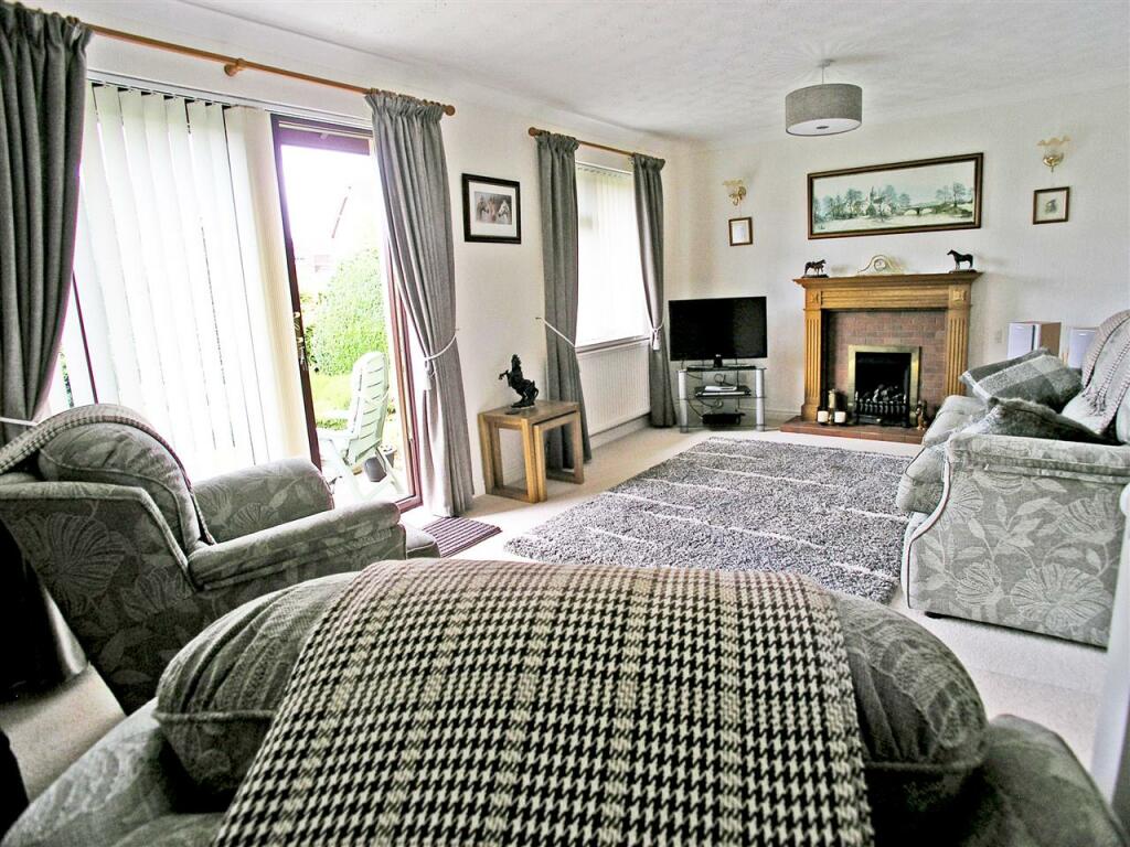 SITTING ROOM