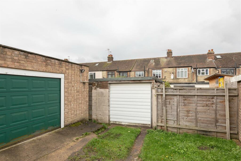 Larkshall Road E4