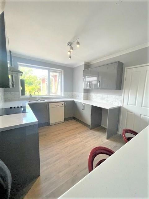 kitchen2.jpg