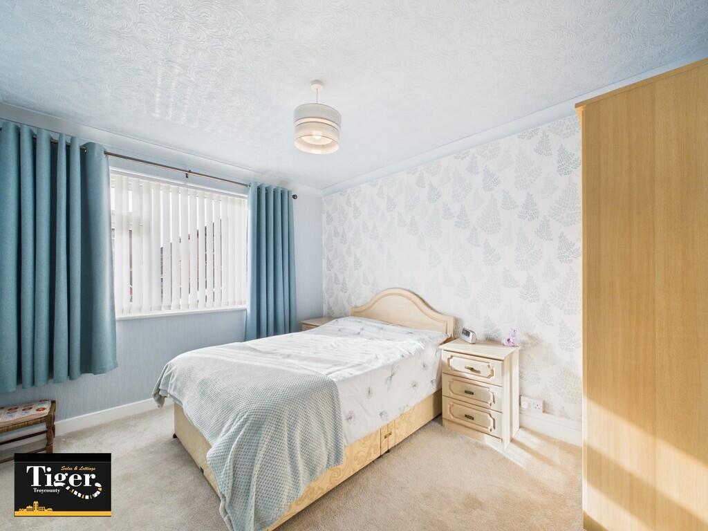 CAM02176G0-PR0496...