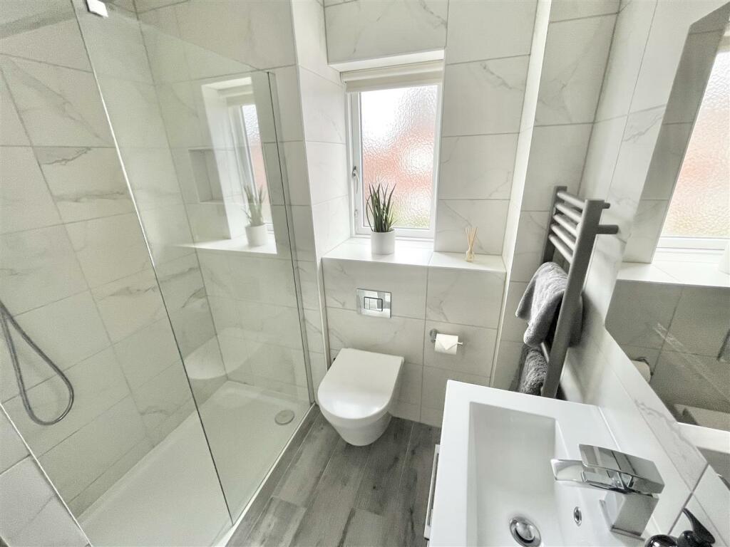 Family Shower Room
