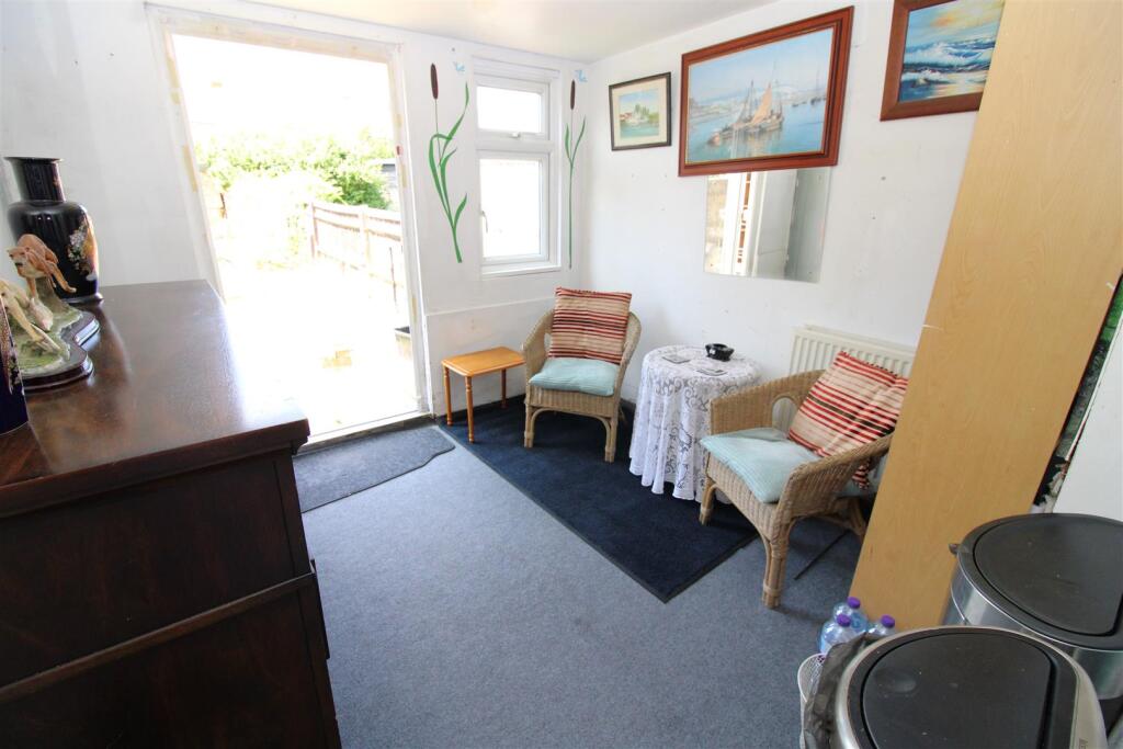 reception room 2.JPG