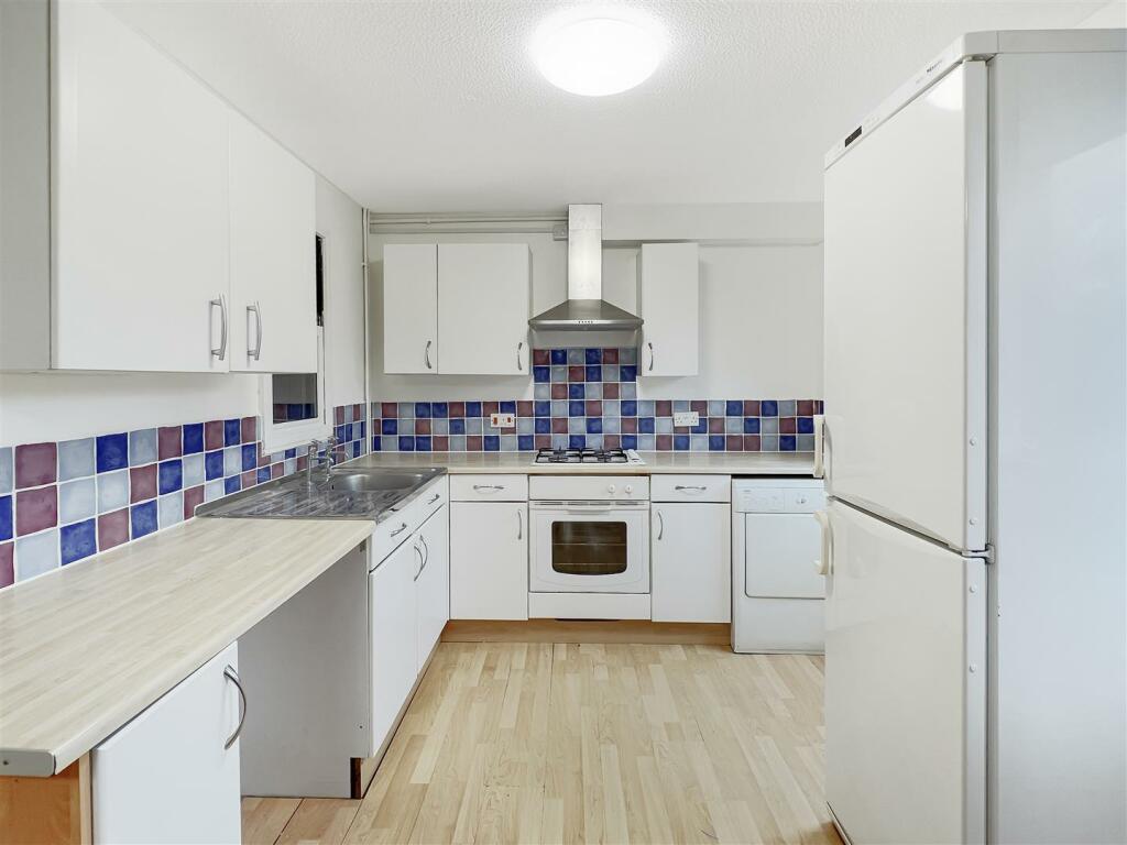 kitchen 2.jpg