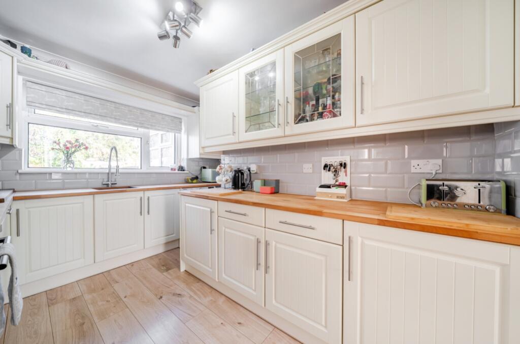 1360695-7-68da8bbe7ec75