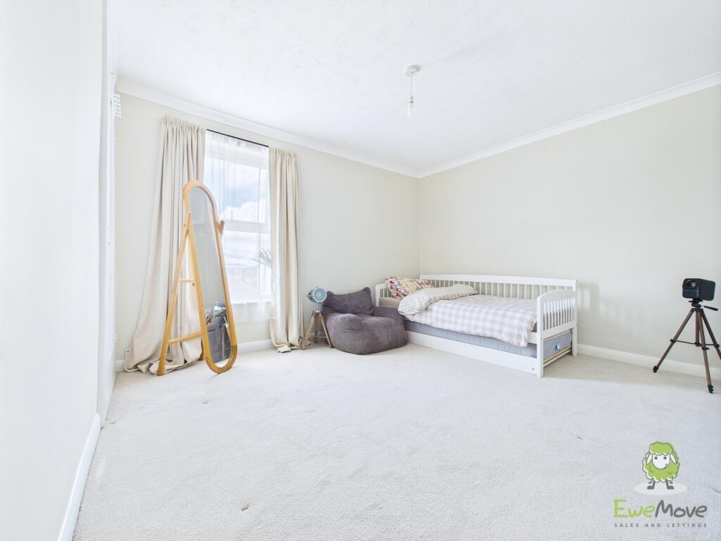 CAM01543G0-PR0145-STILL046