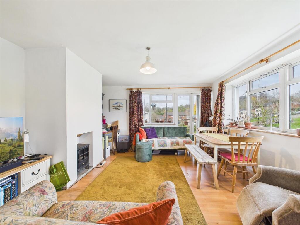 12 - Two Bedroom Flat for Auction, Lawrence Weston