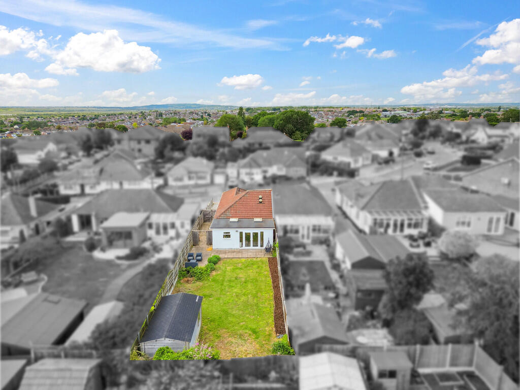 drone rear blurre...