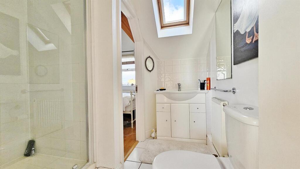 Jack &amp; Jill En-Suite