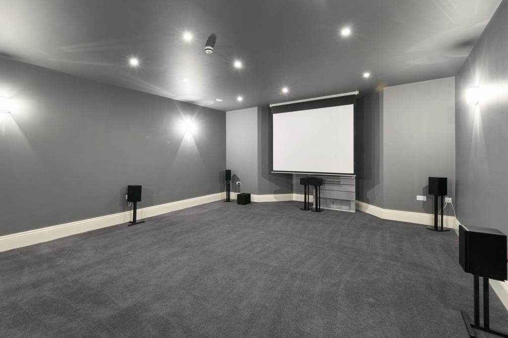 Little-Bassett.-Gran