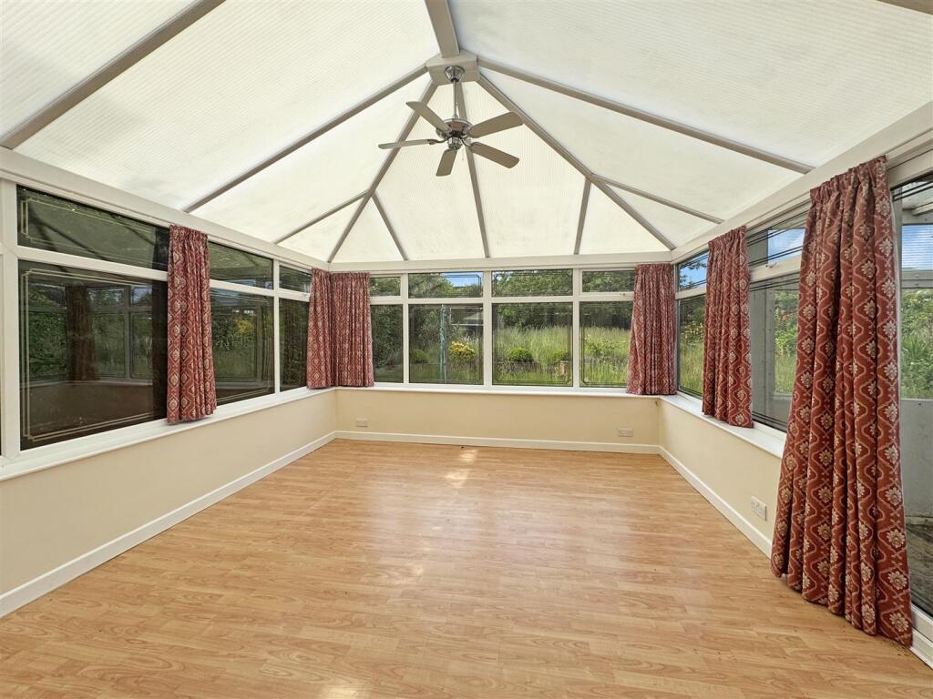 Bugalow Conservatory